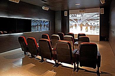 《尼尔：机械纪元》迎来发售八周年